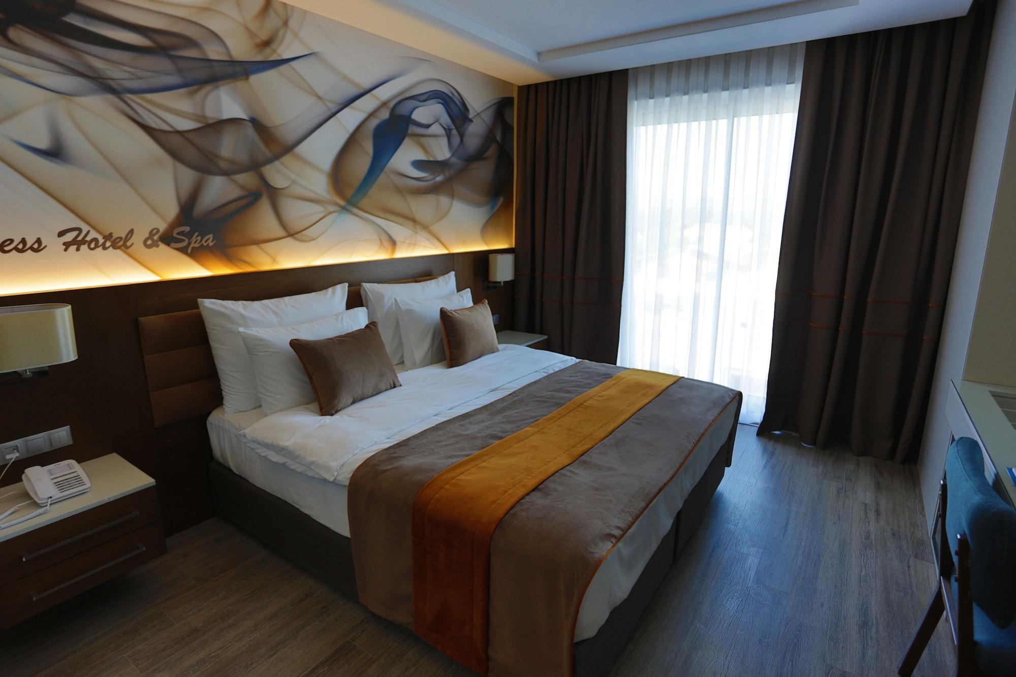 B Business Hotel & Spa Анталия Екстериор снимка