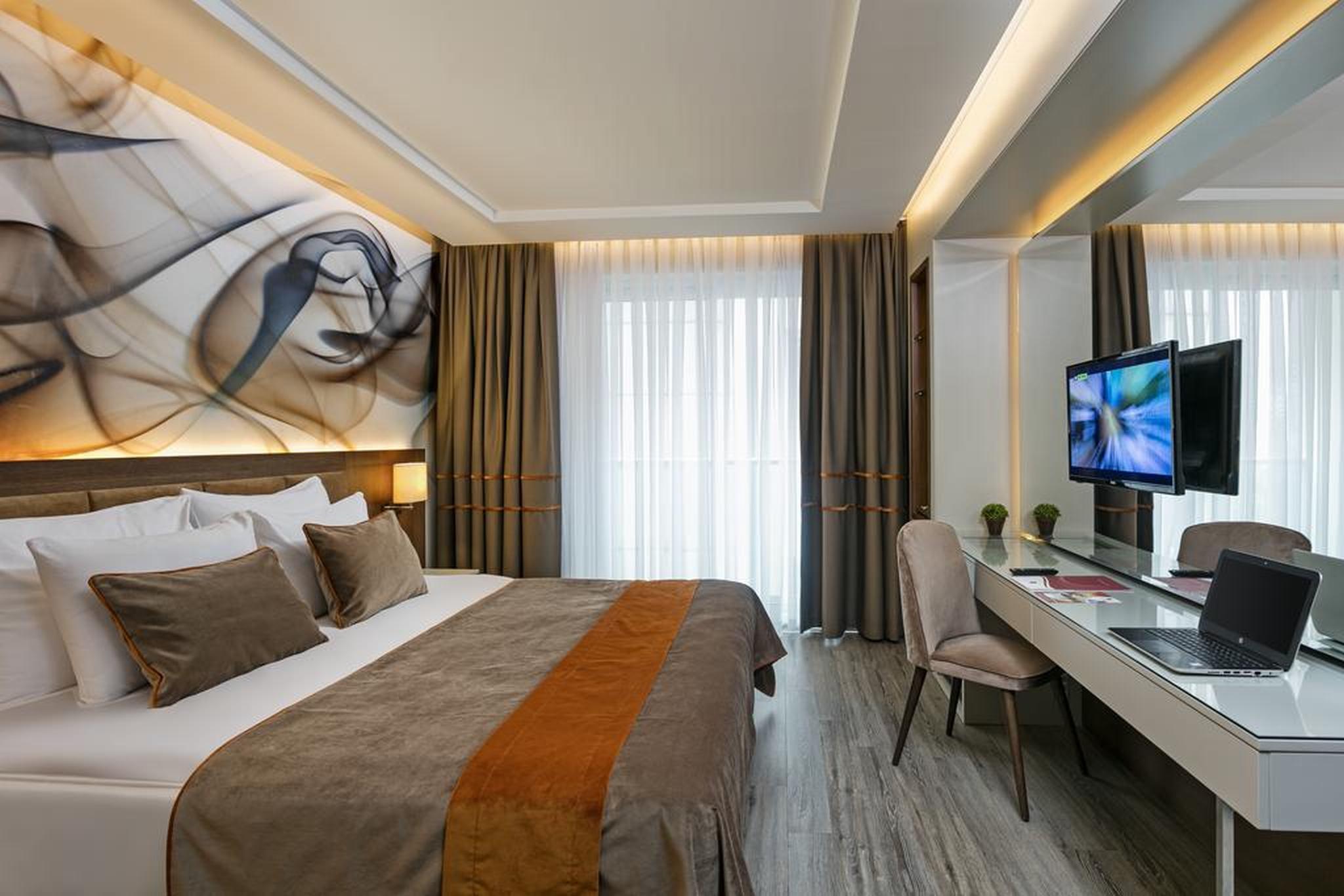 B Business Hotel & Spa Анталия Екстериор снимка