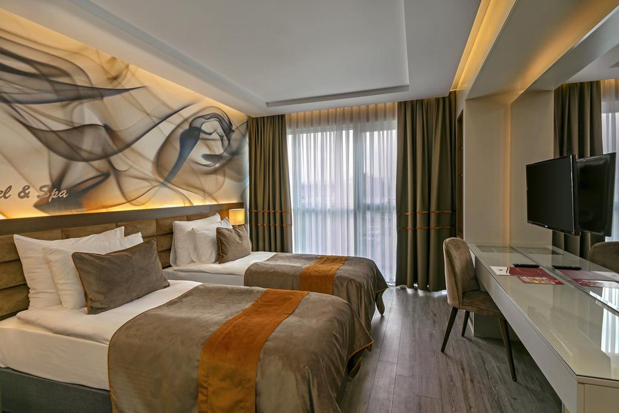 B Business Hotel & Spa Анталия Екстериор снимка
