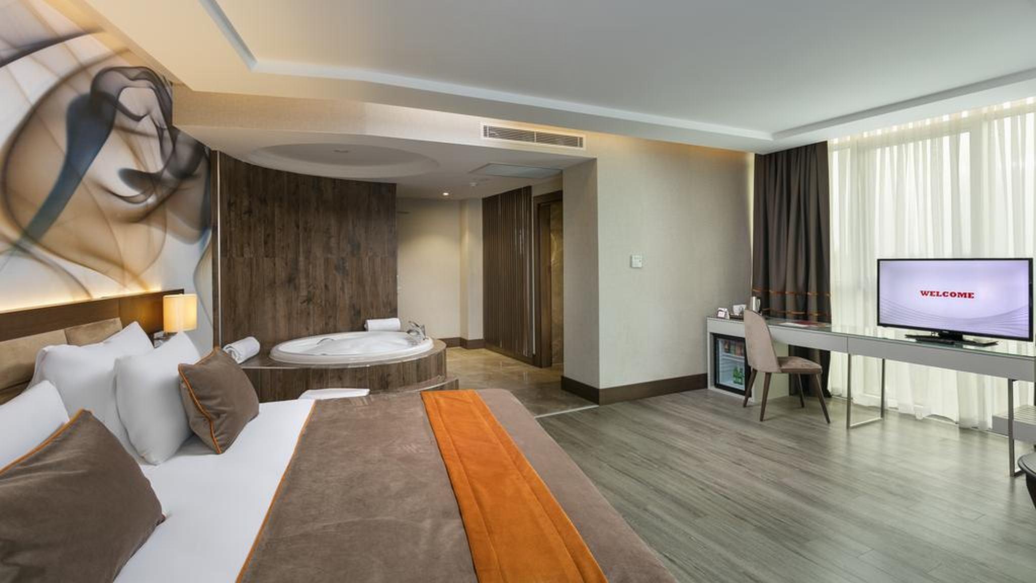 B Business Hotel & Spa Анталия Екстериор снимка