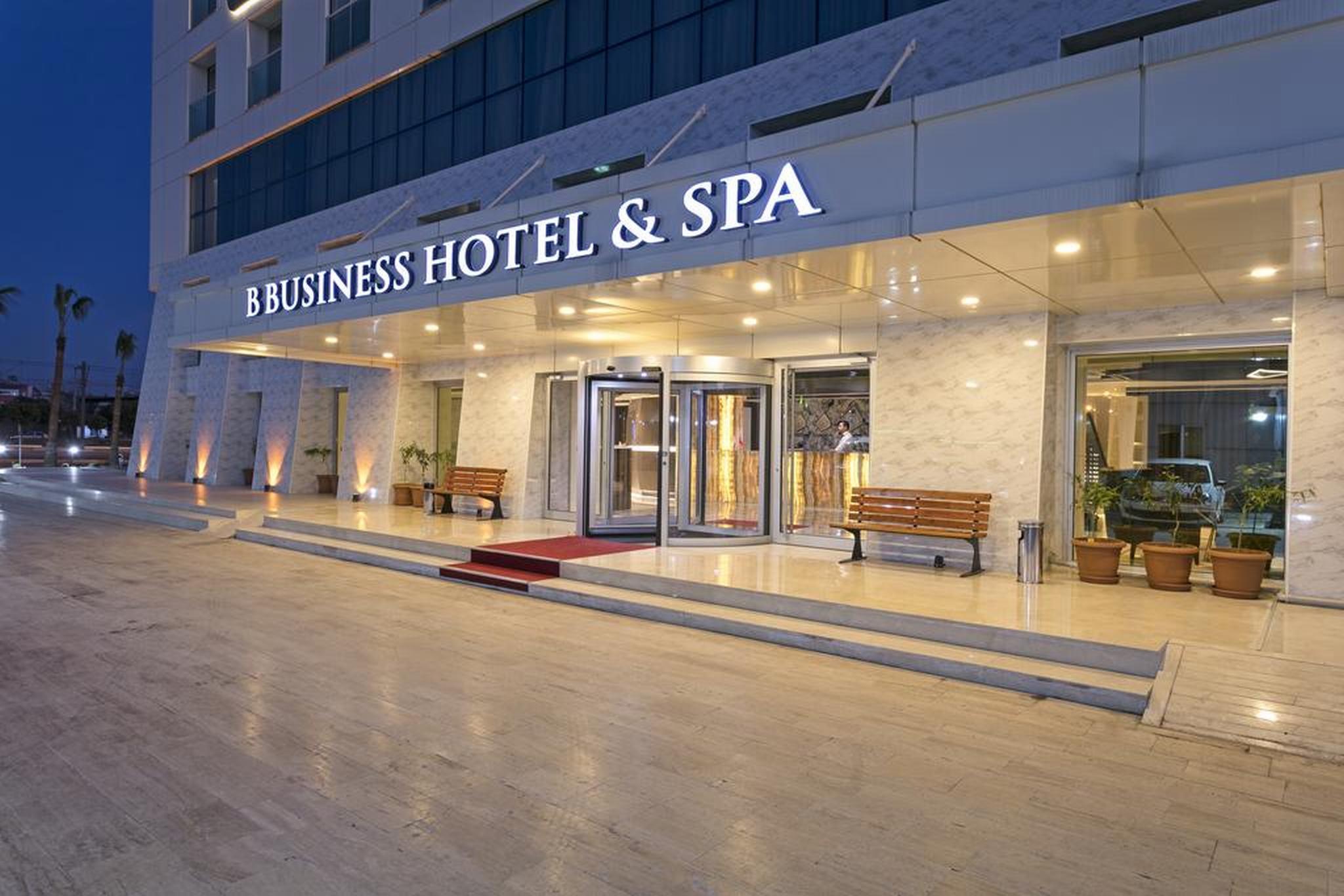 B Business Hotel & Spa Анталия Екстериор снимка