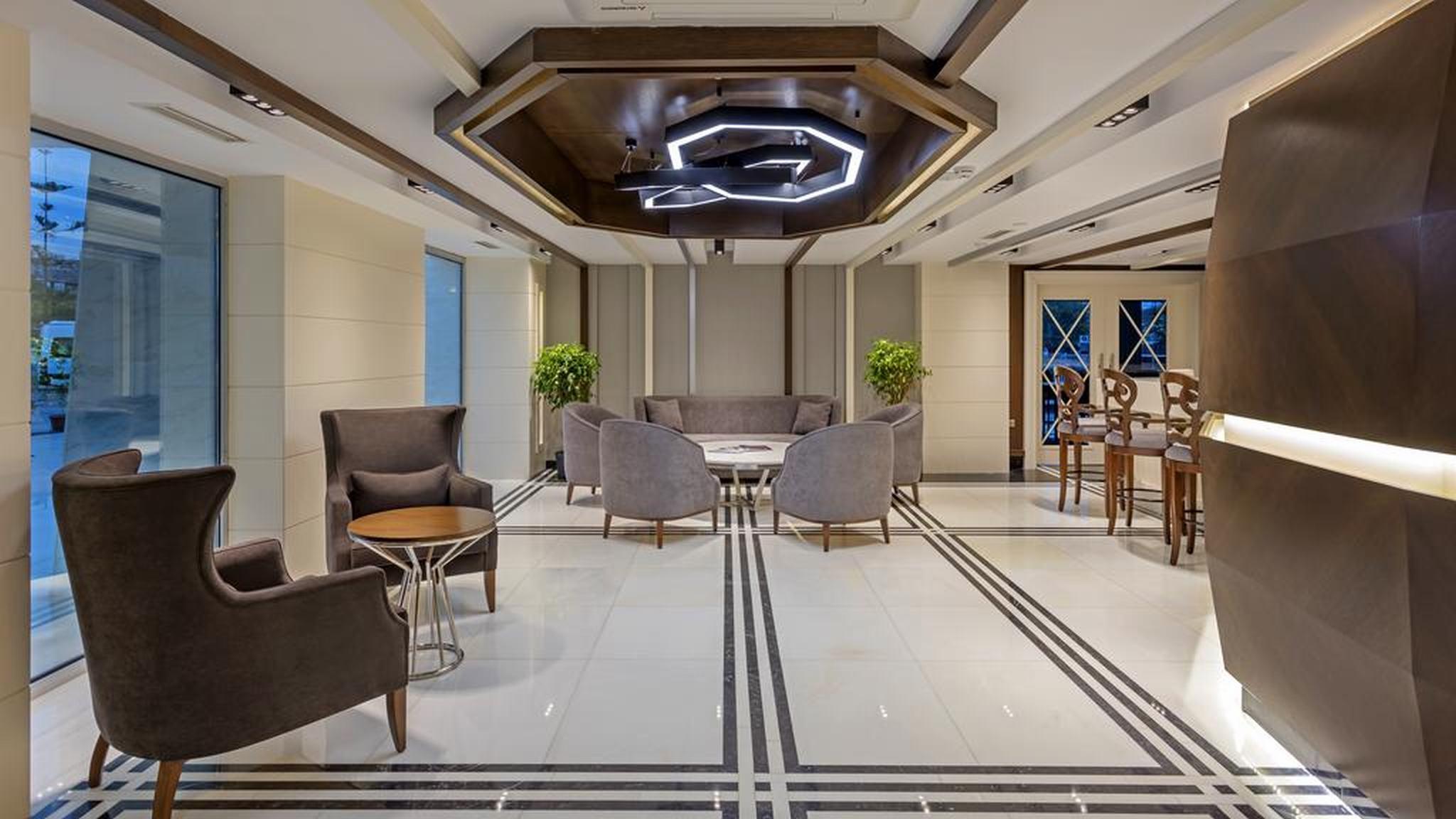 B Business Hotel & Spa Анталия Екстериор снимка
