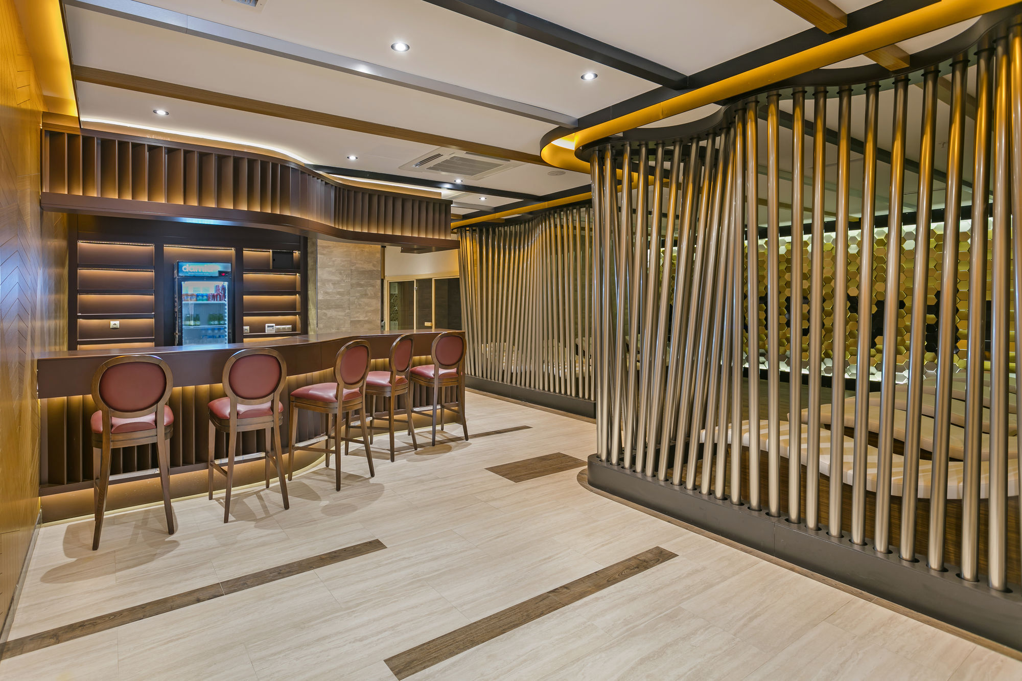 B Business Hotel & Spa Анталия Екстериор снимка