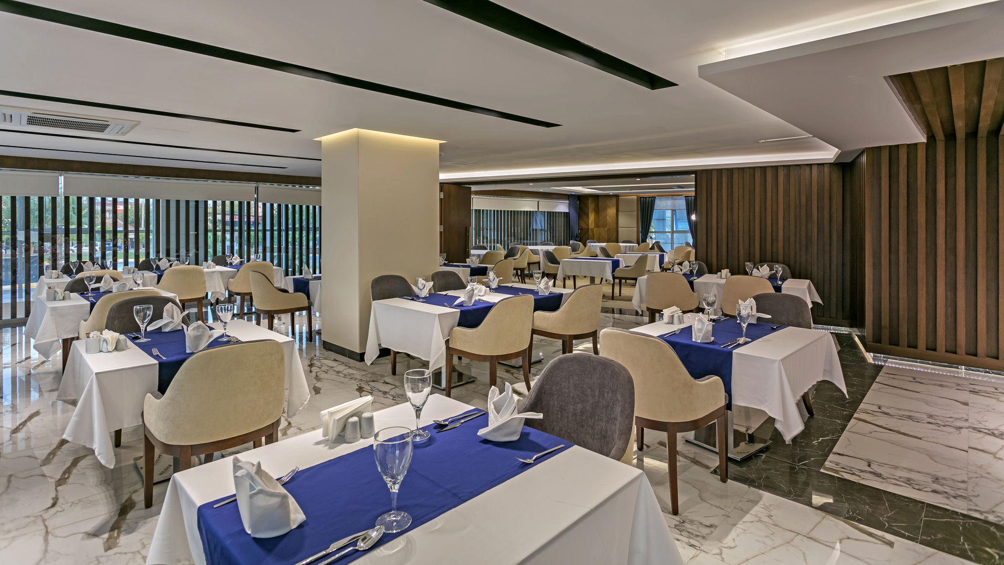 B Business Hotel & Spa Анталия Екстериор снимка