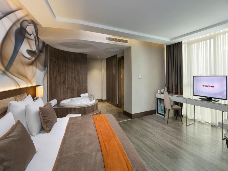 B Business Hotel & Spa Анталия Екстериор снимка