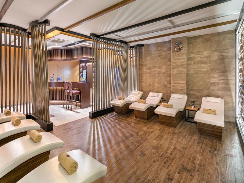 B Business Hotel & Spa Анталия Екстериор снимка